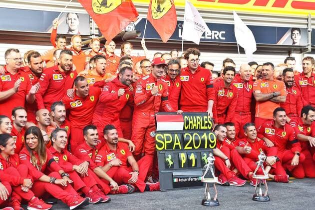 01.09.2019, xekx, Motorsport FIA Formel 1, Großer Preis von Belgien 2019 - Rennen emspor, Sieger-Team-Foto von Ferrari, (mitte) Sieger Charles Leclerc (Ferrari) (DFL DFB REGULATIONS PROHIBIT ANY USE OF PHOTOGRAPHS as IMAGE SEQUENCES and or QUASI-VIDEO) Spa