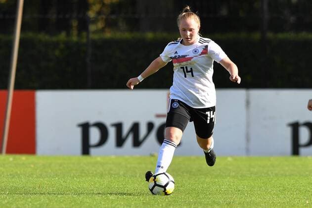 Madeleine Steck (DFB U19 , Germany U19)(14) im Vorwärtslauf mit Ball, 01.09.2019, Venray (Niederlande), Fussball, Freundschaftsspiel U19 - Niederlande U19 - Deutschland U19 , DFB DFL REGULATIONS PROHIBIT ANY USE OF PHOTOGRAPHS AS IMAGE SEQUENCES AND OR QUASI-VIDEO.