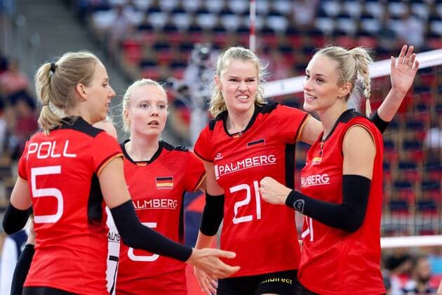 LODZ 01.09.2019 SIATKOWKA KOBIET MISTRZOSTWA EUROPY 2019 FAZA PLAY-OFF MECZ 1 8 FINALU: NIEMCY - SLOWENIA --- WOMEN VOLLEYBALL CEV EUROVOLLEY 2019 PLAY-OFF PHASE EIGHT FINAL MATCH: GERMANY - SLOVENIA N Z JENNIFER GEERTIES CAMILLA WEITZEL LOUISA LIPPMANN FOT ANNA KLEPACZKO FOTOPYK NEWSPIX.PL --- Newspix.pl  190901LUM022