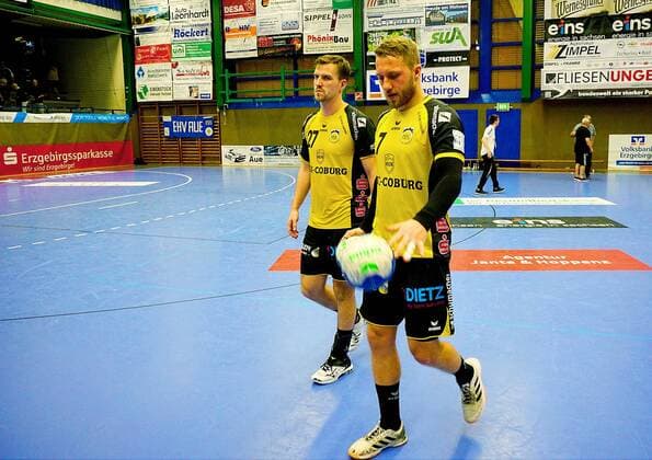 Enttäuschung nach dem Schlusspfiff bei Lukas Wucherpfenning (Coburg) und Pontus Zetterman (Coburg, links) Handball 2.Liga 2019 20 EHV Aue - HSC 2000 Coburg 33:25 am 1.9.2019 EHV Aue - HSC 2000 Coburg
