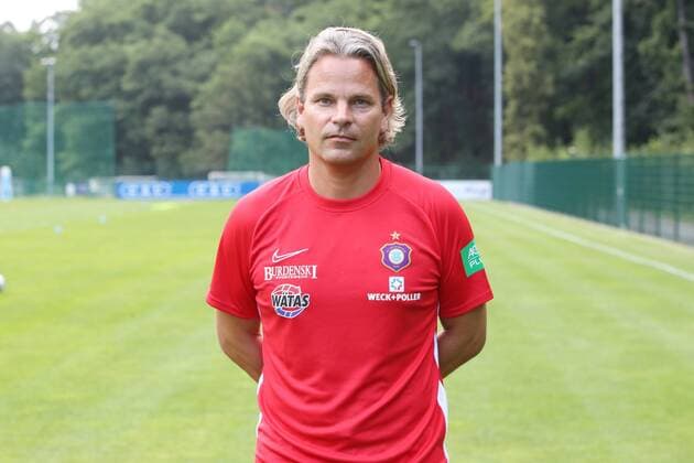 Teampraesentation Erz.Aue Fussball 2.Bundesliga Co Trainer Sascha Franz; FC Erzgebirge Aue; 2.Bundesliga, Porträttermin 2019 2020 , Aue, 26.08.2019, Erzgebirgsstadion, Fussball ,