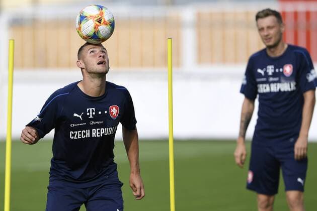 Member of Czech soccer team Pavel Kaderabek, left, attends the training prior to EURO Qualification, EM, Europameisterschaft matches with Kosovo (played Pristina on September 7) and Montenegro (played in Podgorica on September 10) in Prague, Czech Republic, September 2, 2019. (CTKxPhoto MichalxKamaryt) CTKPhotoP201909020872501  kmt 22