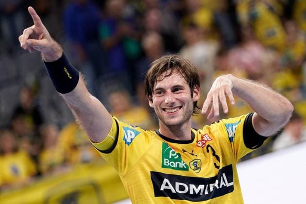 Uwe Gensheimer (RNL, 3), Jubel nach dem Schlusspfiff, Sieg, Sieger, Gewinner, jubelt, jubeln, Freude, optimistisch, Highlight, Einzelbild, Aktion, Action, 03.09.2019, Mannheim (Deutschland), Handball, Bundesliga, Rhein-Neckar Löwen - Bergischer HC