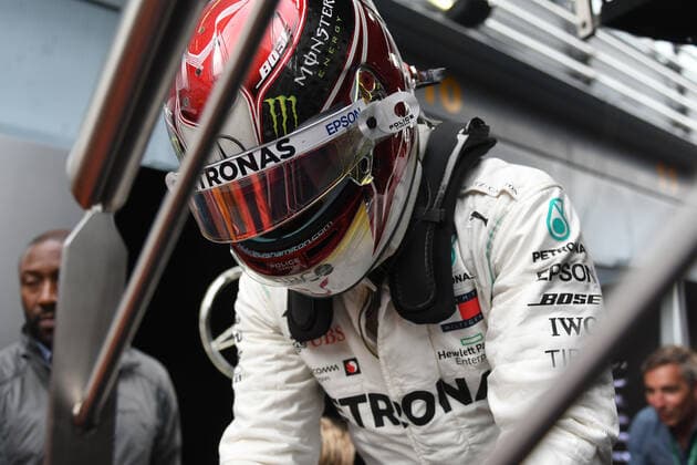 Lewis Hamilton ( 44, Mercedes-AMG Petronas Motorsport) schreibt Autogramme, Formel 1, Grosser Preis von Italien, 2. Freies Training, 06.09.2019 Formel 1, Grosser Preis von Italien, 2. Freies Training, 06.09.2019 Monza