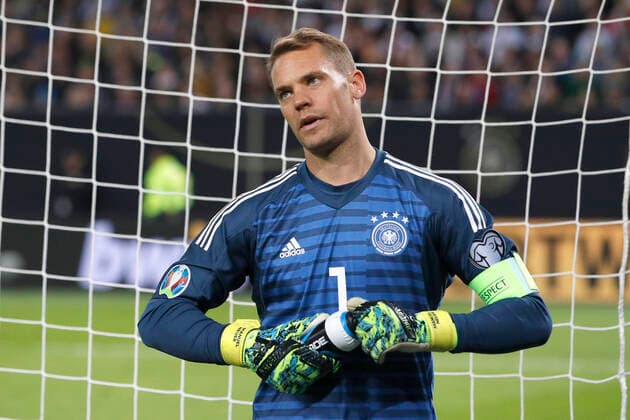06.09.2019, Volksparkstadion, Hamburg, EM-Qualifikationsspiel, Gruppe C, Deutschland (GER) vs Niederlande (NL), im Bild Manuel Neuer (1, GER) ist nach dem Tor zum 1:2 fuer die Niederlande enttaeuscht (Wichtiger Hinweis: Der DFB untersagt die Verwendung von Sequenzbildern im Internet und in Online-Medien waehrend des Spiels (einschließlich Halbzeit). Sperrfrist! Der DFB erlaubt die Publikation und Weiterverwertung der Bilder auf mobilfunkfaehigen Endgeraeten (insbesondere MMS) und ueber DVB-H und DMB erst nach Spielende.) Deutschland vs Niederlande