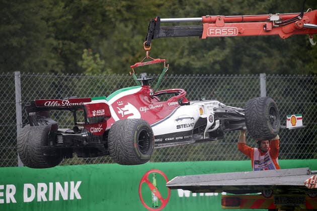 FORMULA 1 GRAN PREMIO HEINEKEN D ITALIA 2019 06.09.2019, Autodromo Nazionale di Monza, Monza, FORMULA 1 GRAN PREMIO HEINEKEN D ITALIA 2019 ,im Bild Kimi Raikkonen (FIN 7), Alfa Romeo Racing fällt nach Unfall aus
