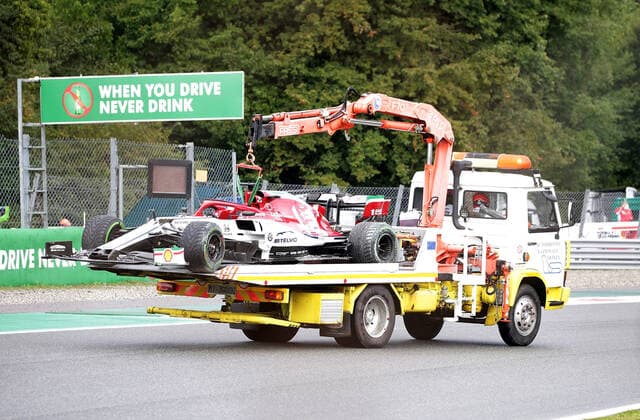 FORMULA 1 GRAN PREMIO HEINEKEN D ITALIA 2019 06.09.2019, Autodromo Nazionale di Monza, Monza, FORMULA 1 GRAN PREMIO HEINEKEN D ITALIA 2019 ,im Bild Kimi Raikkonen (FIN 7), Alfa Romeo Racing fällt nach Unfall aus