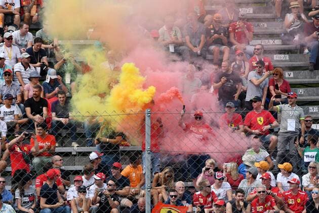 Ferrari Fans zuenden Pyrotechnik, Formel 1, Grosser Preis von Italien, 3. Freies Training, 07.09.2019 Formel 1, Grosser Preis von Italien, 7. Freies Training, 07.09.2019 Monza