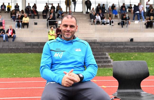 Fußball, Trainerhistorie, Blau-Weiß 90 Berlin Fussball, Herren, Saison 2019 2020, Berliner AOK-Landespokal (2. Runde), SP.VG. Blau-Weiß 90 - Berliner AK, Trainer Marco Gebhardt (BW 90) auf der Bank, 07.09. 2019, Copyright: xMatthiasxKochx
