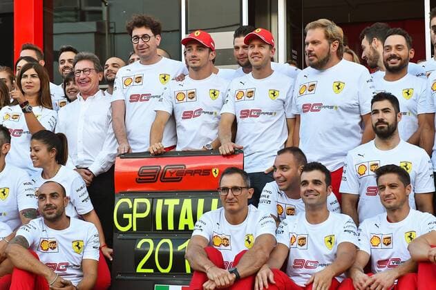 07.09.2019, xekx, Motorsport FIA Formel 1, Großer Preis von Italien - Qualifying emspor, Teamfoto 90 Jahre Ferrari, in der Mitte v.l. Mattia Binotto (Teamchef Scuderia Ferrari), Charles Leclerc (Ferrari), Sebastian Vettel (Ferrari) (DFL DFB REGULATIONS PROHIBIT ANY USE OF PHOTOGRAPHS as IMAGE SEQUENCES and or QUASI-VIDEO) Monza