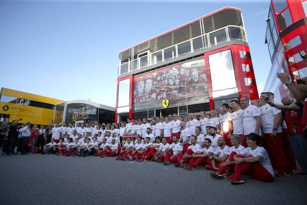 FORMULA 1 GRAN PREMIO HEINEKEN D ITALIA 2019 07.09.2019, Autodromo Nazionale di Monza, Monza, FORMULA 1 GRAN PREMIO HEINEKEN D ITALIA 2019 ,im Bild Gruppenbild von Ferrari zum 90. jährigen Jubiläum, mit Sebastian Vettel (GER 5), Scuderia Ferrari Mission Winnow und Charles Leclerc (MCO 16), Scuderia Ferrari Mission Winnow