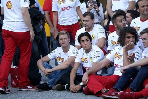 FORMULA 1 GRAN PREMIO HEINEKEN D ITALIA 2019 07.09.2019, Autodromo Nazionale di Monza, Monza, FORMULA 1 GRAN PREMIO HEINEKEN D ITALIA 2019 ,im Bild Gruppenbild von Ferrari zum 90. jährigen Jubiläum, mit Sebastian Vettel (GER 5), Scuderia Ferrari Mission Winnow und Charles Leclerc (MCO 16), Scuderia Ferrari Mission Winnow, Mick Schumacher