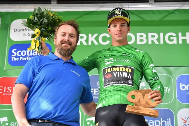 Dylan Groenewegen (NED Team Jumbo-Visma) gewinnt die 1.Etappe der 16. Tour of Britain 2019 und kann sich gleichzeitig über das Führungstrikot in der Gesamtwertung freuen und feiern lassen - Podium - Siegerehrung - Ehrung - Auszeichnung - Zeremonie - Zelebrierung - Ceremony - Jubel - Freude - Luck - Emotion - Emotionen - Mimik - Mimic - Gestik - Gestic - Querformat - quer - horizontal - Event Veranstaltung: 16. OVO Energy Tour of Britain - 1.Etappe Stage 1: Glasgow nach to Kirkcudbright 201.5 km - Ort Location: Kirkcudbright - Region: Dumfries und Galloway - Land Country: Schottland Scotland - Datum Date: 07.09.2019 Cycling Radsport 16. OVO Energy Tour of Britain - 1.Etappe 07.09.2019