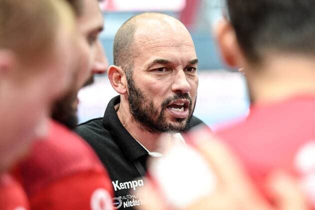HANDBALL - EHF Cup, Hard vs Bozen HARD,AUSTRIA,07.SEP.19 - HANDBALL - EHF Cup, qualification, HC Hard vs SSV Bozen. Image shows head coach Klaus Gaertner (Hard). GEPAxpictures xOliverxLerch