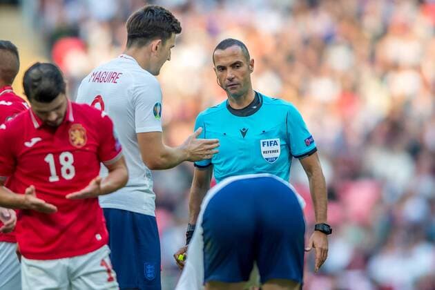 Harry Maguire of England talks with Match Referee Marco Guida (ITA) during the UEFA 2020 European Championship, EM, Europameisterschaft Qualifier match between England and Bulgaria at Wembley Stadium, London, England on 7 September 2019. Copyright: xSalvioxCalabresex 24620035