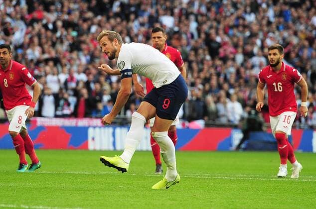 Football - 2018 2019 UEFA European Championships Qualifier - Group A: England vs. Bulgaria Harry Kane of England scoring goal no 5 and his hat trick from the penalty spot, at Wembley Stadium. COLORSPORT ANDREW COWIE 