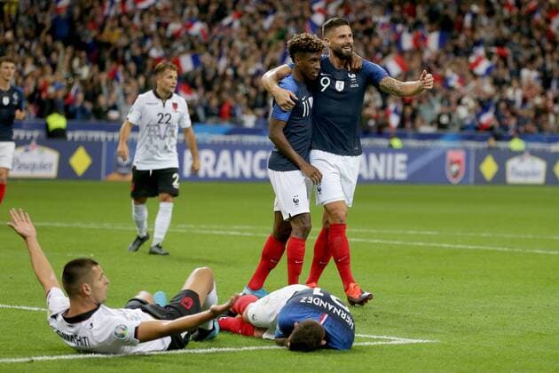 Paris, France 07.09.2019, UEFA EM Qualifikation, Runde 5, Gruppe H, Frankreich - Albanien, Kingsley Coman (FRA) und Olivier Giroud (FRA) Torjubel, jubelt nach seinem treffer zum 3:0, celebrates after scoring his team s third goal with team mates, ( Paris Stade de France France eu-images- 01062000027