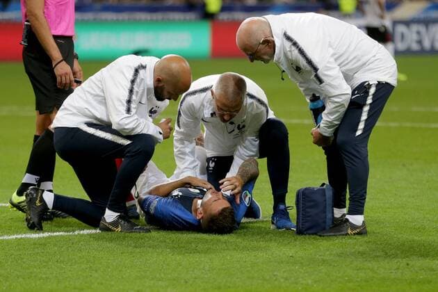 Paris, France 07.09.2019, UEFA EM Qualifikation, Runde 5, Gruppe H, Frankreich - Albanien, Lucas Hernandez (FRA) verletzt am boden, , ( Paris Stade de France France eu-images- 01062000029