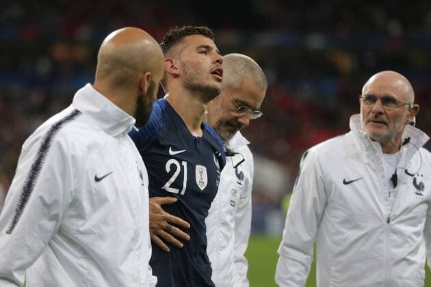 Paris, France 07.09.2019, UEFA EM Qualifikation, Runde 5, Gruppe H, Frankreich - Albanien, Lucas Hernandez (FRA) gestikuliert, gestures, ( Paris Stade de France France eu-images- 01062000030