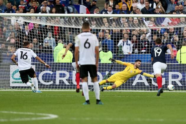 Paris, France 07.09.2019, UEFA EM Qualifikation, Runde 5, Gruppe H, Frankreich - Albanien, Sokol Cikalleshi (ALB) Torschuss zum 4:1, scores his team s first goal, ( Paris Stade de France France eu-images- 01062000037