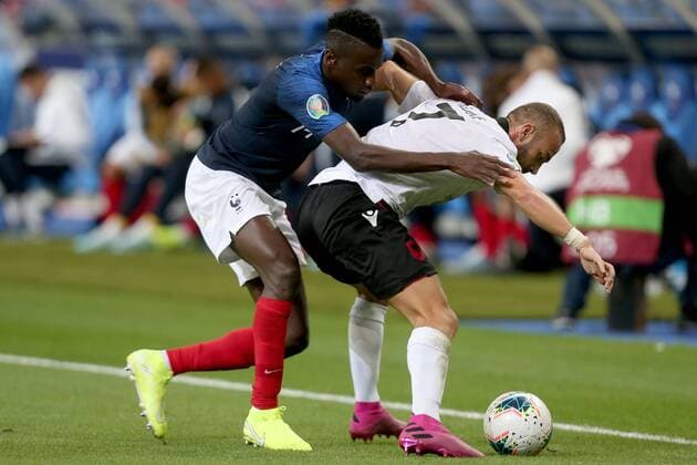 Paris, France 07.09.2019, UEFA EM Qualifikation, Runde 5, Gruppe H, Frankreich - Albanien, Blaise Matuidi (FRA) und Keidi Bare (ALB) im zweikampf, battle for the ball, ( Paris Stade de France France eu-images- 01062000034