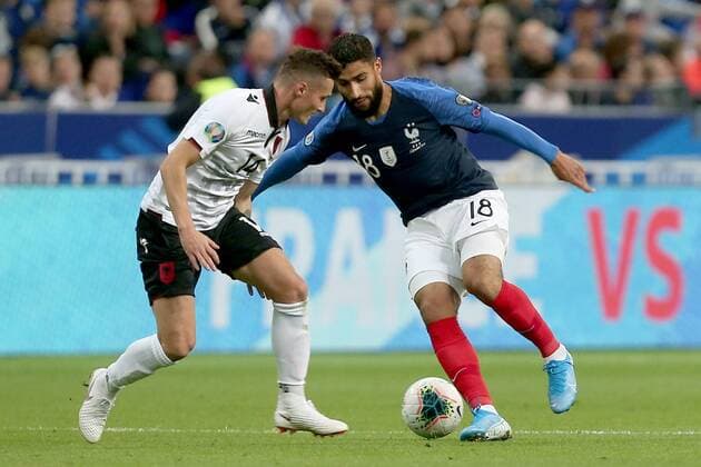 Paris, France 07.09.2019, UEFA EM Qualifikation, Runde 5, Gruppe H, Frankreich - Albanien, Taulant Xhaka (ALB) und Nabil Fekir (FRA) im zweikampf, battle for the ball, ( Paris Stade de France France eu-images- 01062000039