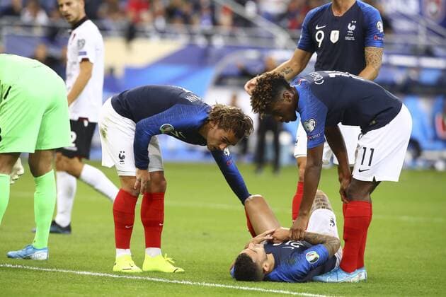 Antoine Griezmann (France) Kingsley Coman (France) et Lucas Hernandez (France) blesse FOOTBALL : France vs Albanie - Match de Qualifications EURO 2020 - 07 09 2019 GwendolineLeGoff Panoramic 