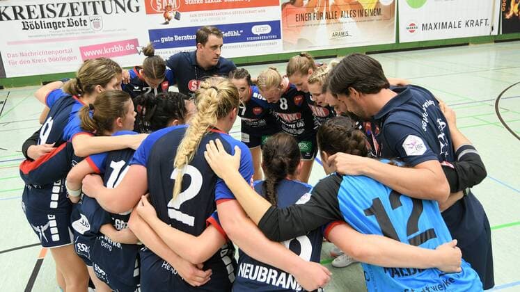 der Kreis der Kuties nach dem Spiel SG H2Ku Herrenberg, Handball, Ligaspiel, 07.09.2019, Foto:TBaur Eibner SG H2Ku Herrenberg Kuties vs. Waiblingen Tigers Herrenberg Copyright: xEIBNER TobiasxBaurx EP_TBR