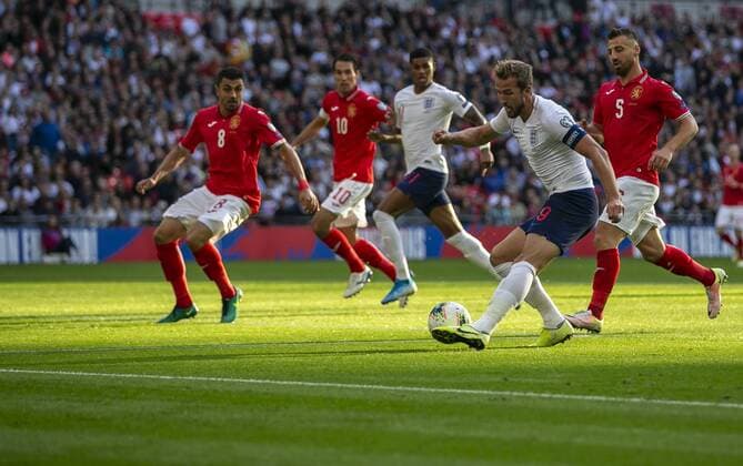 (190908) -- LONDON, Sept. 8, 2019 -- England s Harry Kane (2nd R) shoots during the UEFA EURO, EM, Europameisterschaft,Fussball 2020 Qualifying Round Group A match between England and Bulgaria in London, Britain on Sept. 7, 2019. ) (SP)BRITAIN-LONDON-FOOTBALL-UEFA EURO 2020 QUALIFYING-GROUP A-ENGLAND VS BULGARIA HanxYan 