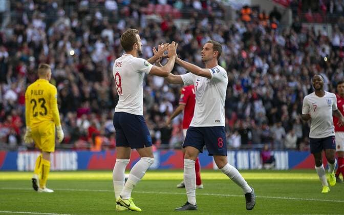(190908) -- LONDON, Sept. 8, 2019 -- England s Harry Kane (L front) celebrates with his teammate Jordan Henderson after scoring the first penalty during the UEFA EURO, EM, Europameisterschaft,Fussball 2020 Qualifying Round Group A match between England and Bulgaria in London, Britain on Sept. 7, 2019. ) (SP)BRITAIN-LONDON-FOOTBALL-UEFA EURO 2020 QUALIFYING-GROUP A-ENGLAND VS BULGARIA HanxYan 