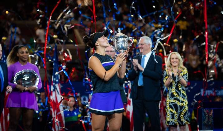 Bilder des Jahres 2019, Sport 09 September Sport Themen der Woche KW36 September 7, 2019, New York, NEW YORK, UNITED STATES: Bianca Andreescu of Canada poses with the winners trophy after the final of the 2019 US Open Grand Slam tennis tournament against Serena Williams of United States US Open 2019, Tennis, New York City, United States, Sep 7 - ZUMAa181 20190907_zaa_a181_030 Copyright: xAFP7x
