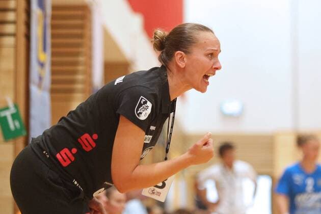 Handball, 2. HBF, HC Leipzig vs. TVB Wuppertal, 08.09.2019 Handball, 2. Bundesliga Frauen, HBF, Saison 2019 2020: HC Leipzig vs. TVB Wuppertal am 08.09.2019 in der Sporthalle Bruederstrasse Leipzig. Im Bild: Trainerin Dagmara KOWALSKA (TVB Wuppertal) Copyright: xBEAUTIFULxSPORTS JanxKaeferx