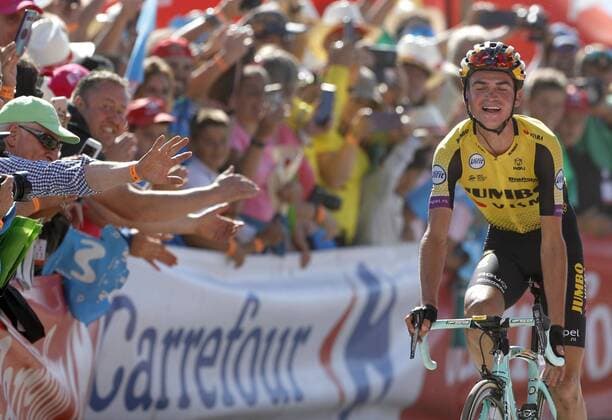 Bilder des Jahres 2019, Sport 09 September Sport Themen der Woche KW36 Sport Bilder des Tages US rider Sepp Kuss of team Jumbo-Visma wins the 15th stage of the Spanish cycling Vuelta, in Santuario del Acebo, Asturias, northern Spain, 08 September 2019. The 14th stage is a 154.4km route from Tineo to Santuario del Acebo in Asturias. Spanish cycling Vuelta !ACHTUNG: NUR REDAKTIONELLE NUTZUNG!  Copyright: xJavierxLizonx GRAF8531 20190908-637035631265627899