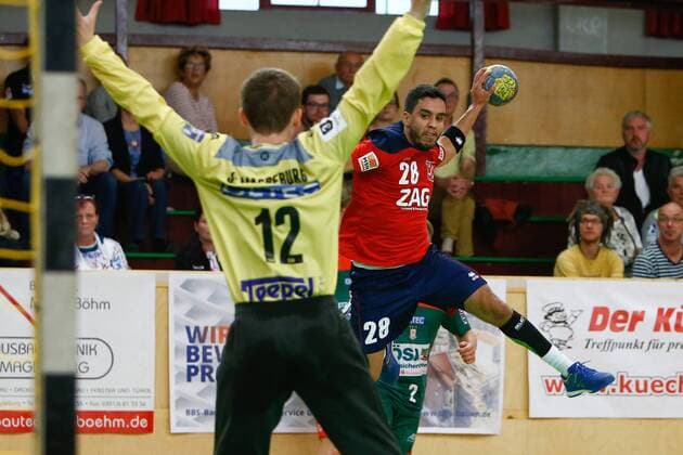 08.09.2019, xtgx, Handball 3. Liga, SC Magdeburg II - TUS VinnhorstI emspor, v.l. Matheus Costa Dias (Vinnhorst) wirft Tor, Torschütze, erzielt Tor, Treffer, scores the goal Magdeburg