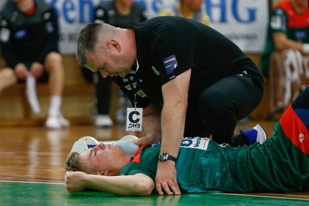 08.09.2019, xtgx, Handball 3. Liga, SC Magdeburg II - TUS VinnhorstI emspor, v.l. Luka Baumgart (Magdeburg) verletzt Magdeburg