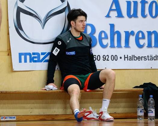 08.09.2019, xtgx, Handball 3. Liga, SC Magdeburg II - TUS VinnhorstI emspor, v.l. Oskar Schoell (Magdeburg) verletzt Magdeburg