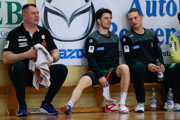 08.09.2019, xtgx, Handball 3. Liga, SC Magdeburg II - TUS VinnhorstI emspor, v.l. Oskar Schoell (Magdeburg) verletzt Magdeburg