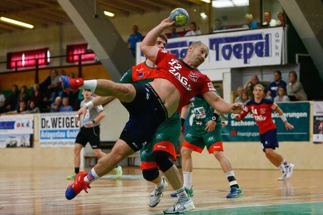 08.09.2019, xtgx, Handball 3. Liga, SC Magdeburg II - TUS VinnhorstI emspor, v.l. Milan Mazic (Vinnhorst) wirft Tor, Torschütze, erzielt Tor, Treffer, scores the goal Magdeburg