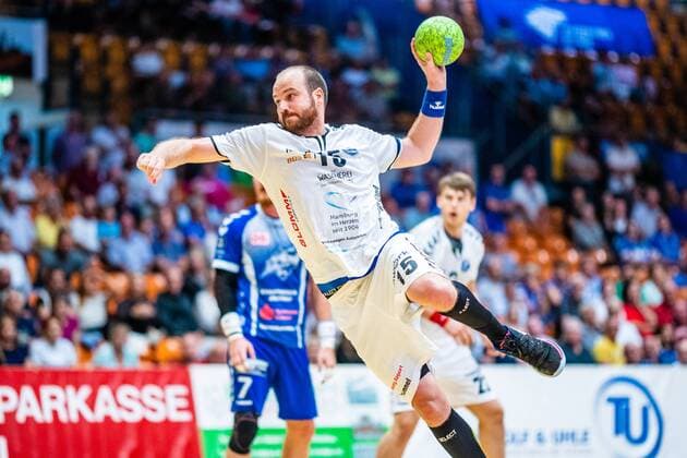 Christoph Wischniewski ( 15 HG Hamburg Barmbek) waehrend der Begegnung in der 3. Liga Handball (Herren) - Saison 2019-2020 zwischen Dessau-Rosslauer HV 06 und TV 05-07 Hüttenberg in der Anhalt Arena am 8. September 2019 in Dessau-Rosslau, Sachsen Anhalt, Deutschland