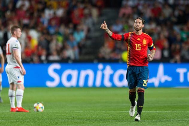 Gijon, Spanien 08.09.2019, UEFA Europameisterschaft Qualifikation, Spieltag 6, Gruppe F, Spanien - Faeroer-Inseln, Sergio Ramos (Spain) gestures ( Gijon El Molinon Spanien eu-images-01059002004