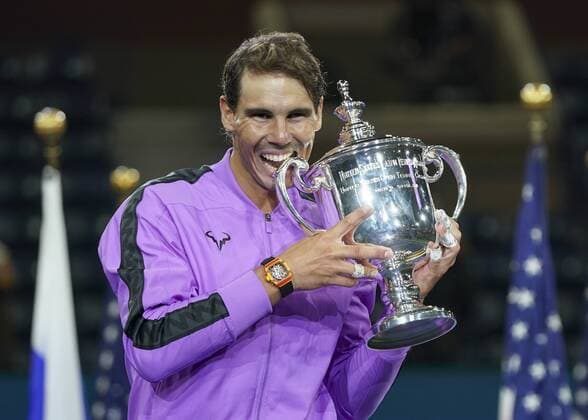 Bilder des Jahres 2019, Sport 09 September Sport Themen der Woche KW36 Sport Bilder des Tages Sieger Rafael Nadal mit Pokal, Trophäe, Siegerehrung, Praesentation Tennis - US Open 2019 - Grand Slam - Billie Jean King Tennis Center - New York - New York - USA - 8 September 2019. *** Winner Rafael Nadal with trophy, trophy, award ceremony, presentation Tennis US Open 2019 Grand Slam Billie Jean King Tennis Center New York New York USA 8 September 2019 Copyright: xJuergenxHasenkopfx