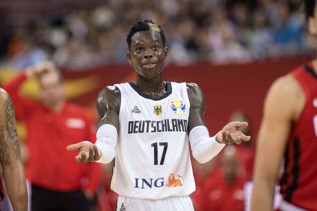 Sport Themen der Woche KW37 Sport Bilder des Tages Basketball Shanghai 09.09.2019 FIBA Basketball Weltmeisterschaften World Cup WM Weltmeisterschaft Deutschland (GER) - Kanada (CAN) Dennis Schröder Schroeder (Deutschland, No.17) Schröder Schroder