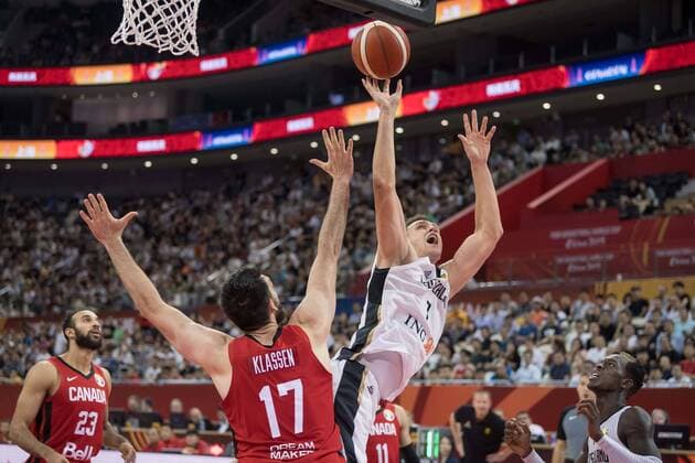 Basketball Shanghai 09.09.2019 FIBA Basketball Weltmeisterschaften World Cup WM Weltmeisterschaft Deutschland (GER) - Kanada (CAN) Johannes Voigtmann (Deutschland, No.07) KLASSEN Owen (Kanada, No.17)