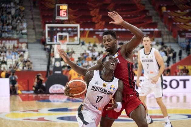 Basketball Shanghai 09.09.2019 FIBA Basketball Weltmeisterschaften World Cup WM Weltmeisterschaft Deutschland (GER) - Kanada (CAN) Dennis Schröder Schroeder (Deutschland, No.17) Schröder Schroder EJIM Melvin (Kanada, No.03)