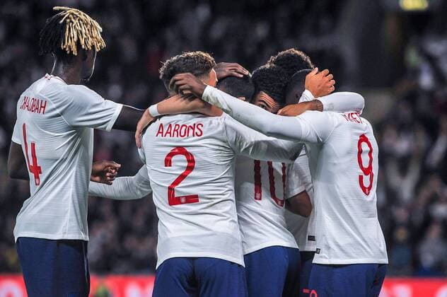 England Under 21 s celebrate with scorer England Under 21 s midfielder Phil Foden (10) during the UEFA EURO, EM, Europameisterschaft,Fussball U21, U 21 Qualifying match between England U21 & Kosovo U21 at KCOM Craven Park, Hull, England on 9 September 2019. Copyright: xStephenxBuckleyx PMI-3035-0003