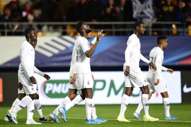 Fußball, U21 Länderspiel, Frankreich - Tschechien joie des joueurs de l equipe de France apres le but de Odsonne Edouard (Fra) FOOTBALL : France espoirs vs Republique Tcheque - 09 09 2019 JBAutissier Panoramic 