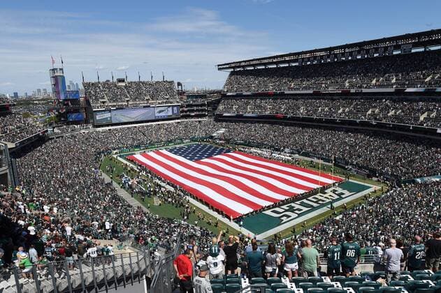 PHILADELPHIA, PA - SEPTEMBER 08: Stadium view of American Flag during the game between the Washington Redskins and the Philadelphia Eagles on September 8, 2019 at Lincoln Financial Field in Philadelphia, PA.(Photo by Andy Lewis Icon Sportswire) NFL, American Football Herren, USA SEP 08 Redskins at Eagles Icon190908041