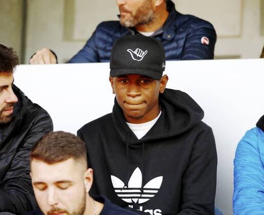 09.09.2019 Basel. Fussball Herren Saison 2019 2020 Laenderspiel U 20 Schweiz - England. Im Bild : (FC Basel) Neuzugang Eric dos Santos Rodrigues genannt Ramires als Zuschauer auf der Tribuene. Aktion Einzelbild