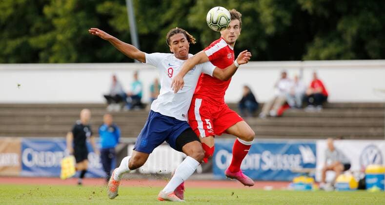 09.09.2019 Basel , SCHWEIZ , Saison 2019 2020 Herren Fussball Länderspiel U20 Schweiz - England Danny Loader (li,England U20) gegen Lindrit Kamberi (Schweiz U20)