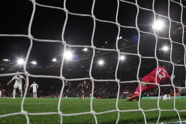 Sport Bilder des Tages England v Kosovo UEFA EURO, EM, Europameisterschaft,Fussball 2020 Qualifiers Harry Kane of England sees his penalty kick saved by Arijanet Muric of Kosovo during the UEFA Euro 2020 Qualifiers match at the St Mary s Stadium, Southampton Content Not Available For UK Newspapers Copyright: xPaulxChestertonx FIL-13632-0037